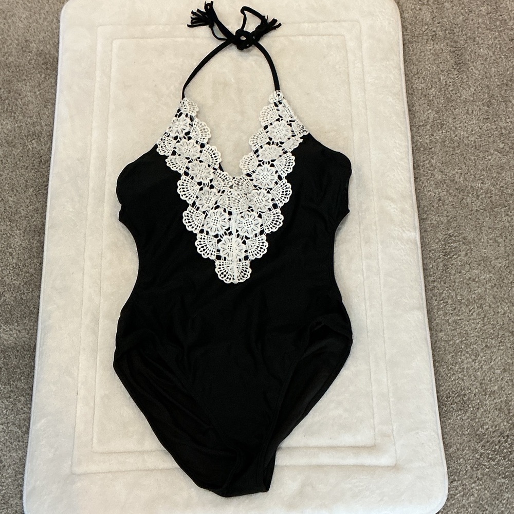 Cupshe Black One-Piece Swimsuit with White Crochet V-Neck
